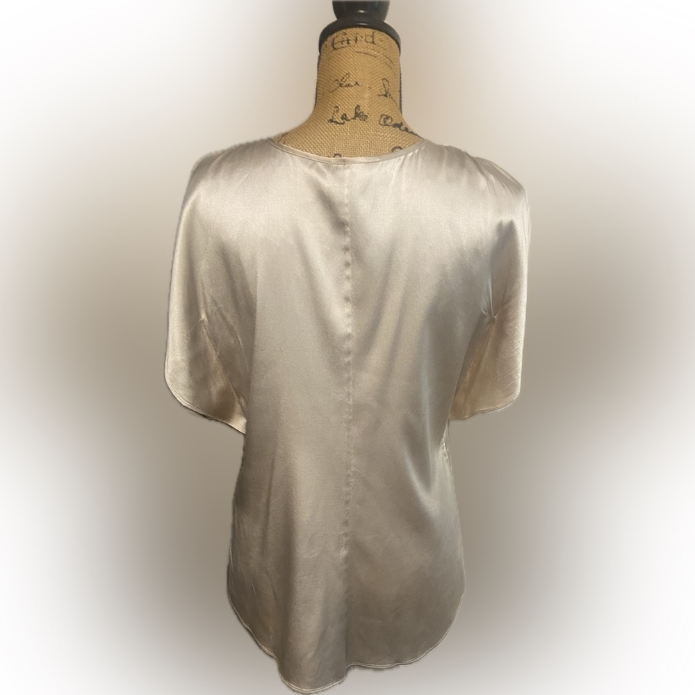 White House Black Market Sz S Cream Fitted Blouse with Short Butterfly Sleeves - Picture 3 of 8